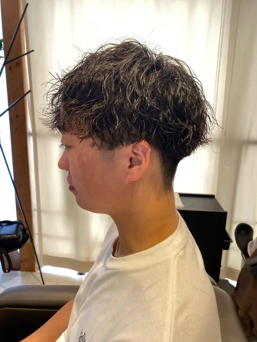 ショート パーマ メンズ マッシュ 刈り上げ ナツハラ サトシのヘアスタイル