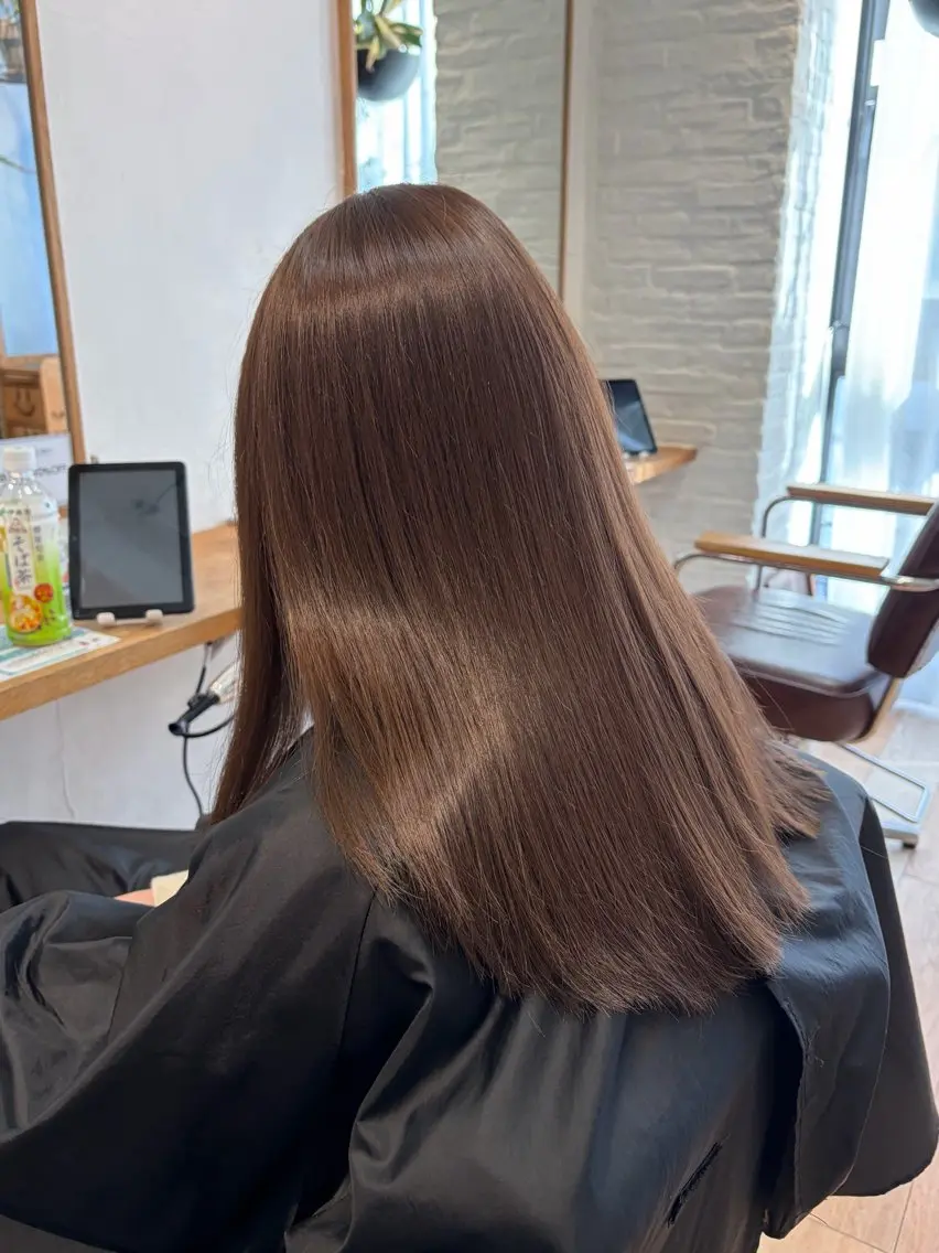 ミディアム カラー ミルクティー× グレージュMOMOのヘアスタイル