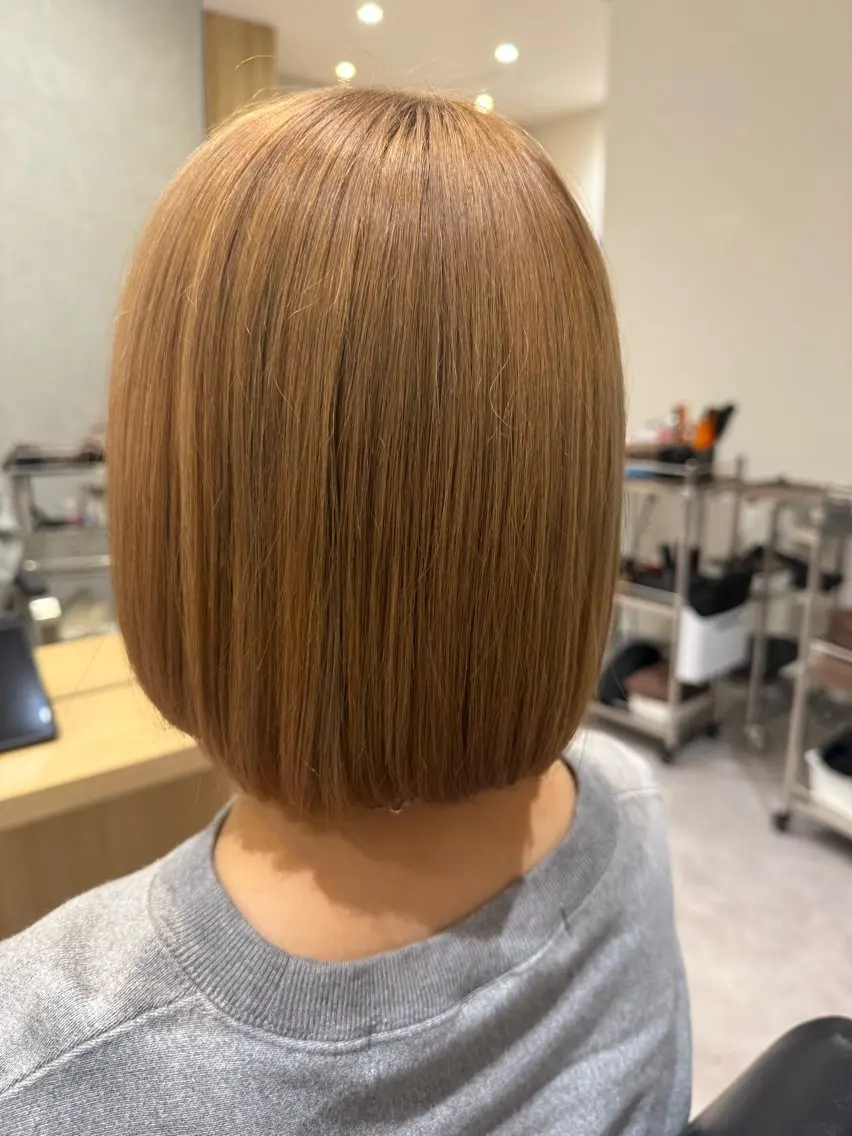 ショート カラー ベージュカラー ブリーチ ミルクティーベージュ ✨髪質改善/縮毛矯正 ✨FURUSHO聖波のヘアスタイル
