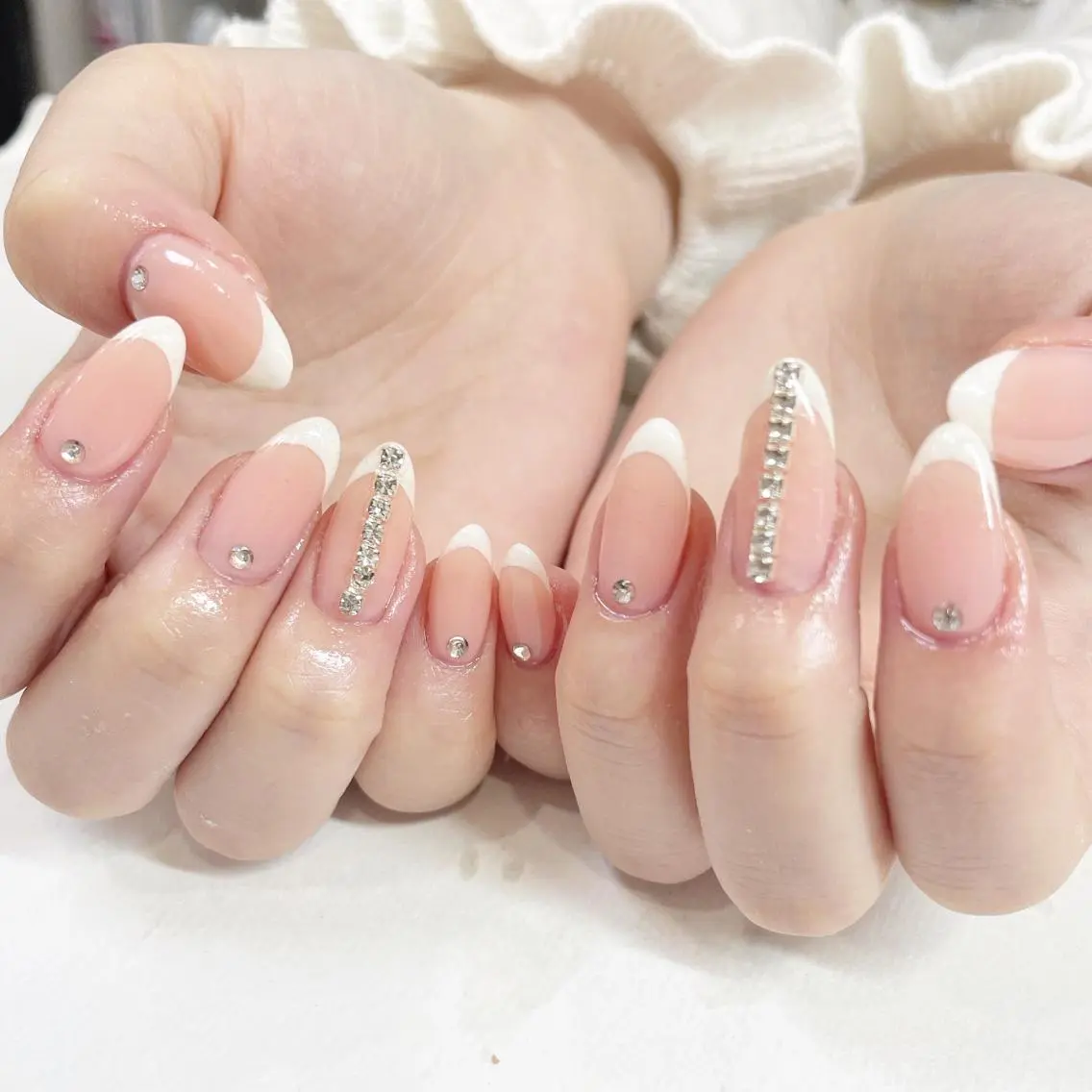 ネイル フレンチネイル キラキラネイル ハンドネイル Minami 🍓のネイルデザイン