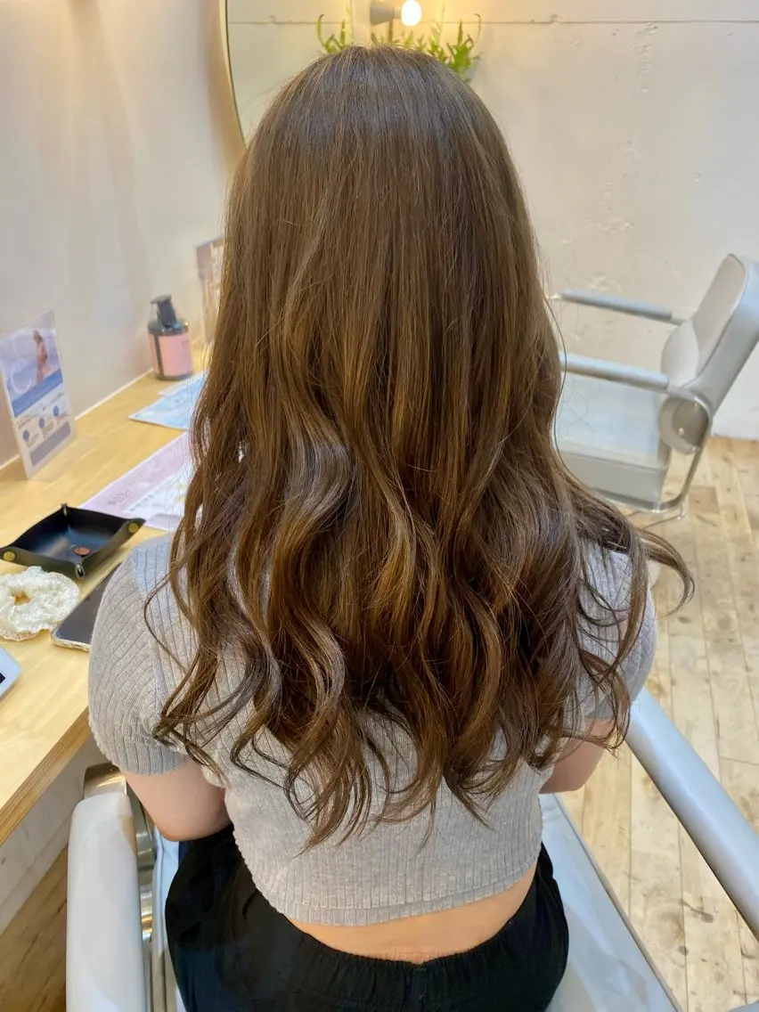 ロング カット ヘアカラー 艶カラー／ストレート かとうゆうき🍯のヘアスタイル