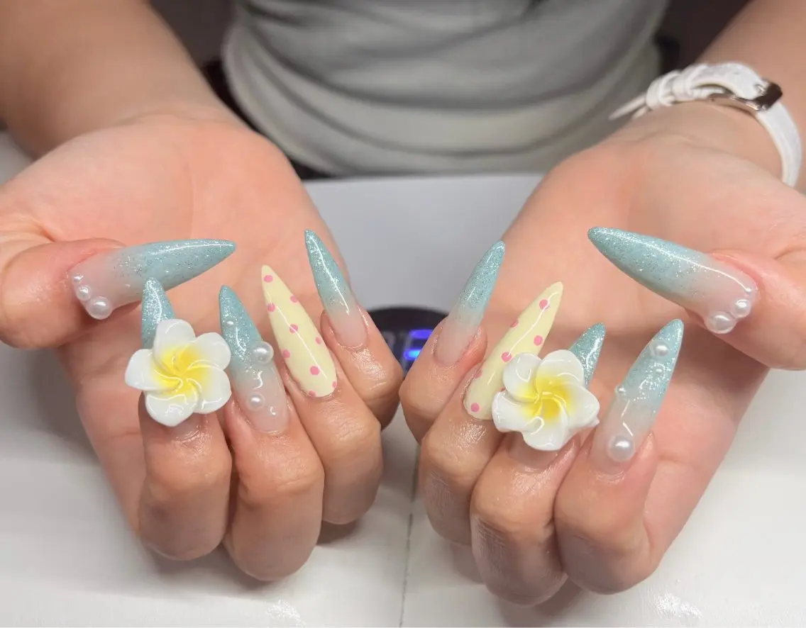 ネイル 長さ出し ガーリー 韓国ネイル ロングネイル 持ち込み ハンドネイル Nami nail salonのネイルデザイン