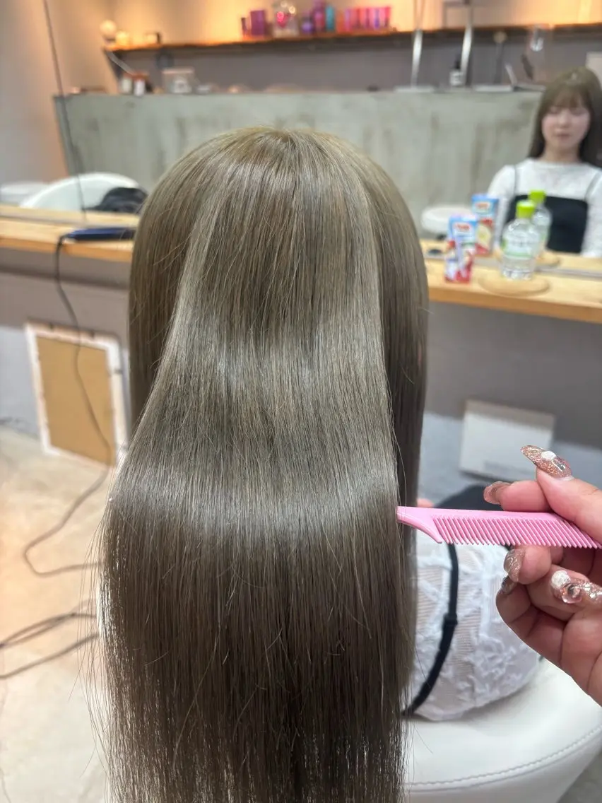 ロング カラー ベージュカラー オリーブベージュ ヘアカラー MaisonHALU さくらのヘアスタイル