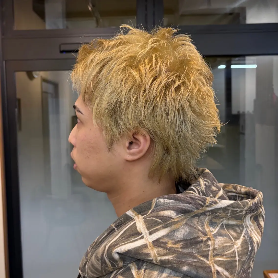 ショート カラー メンズ メンズブリーチ スパイキーショート ブリーチ ショートヘア ユウリ YURIのヘアスタイル
