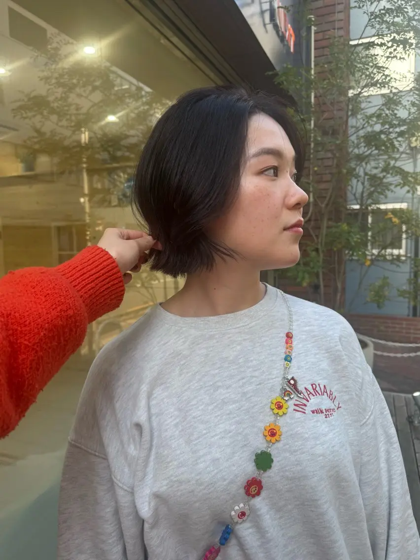 ショート カラー ボブ かきあげバング Seeknext // Rukaのヘアスタイル