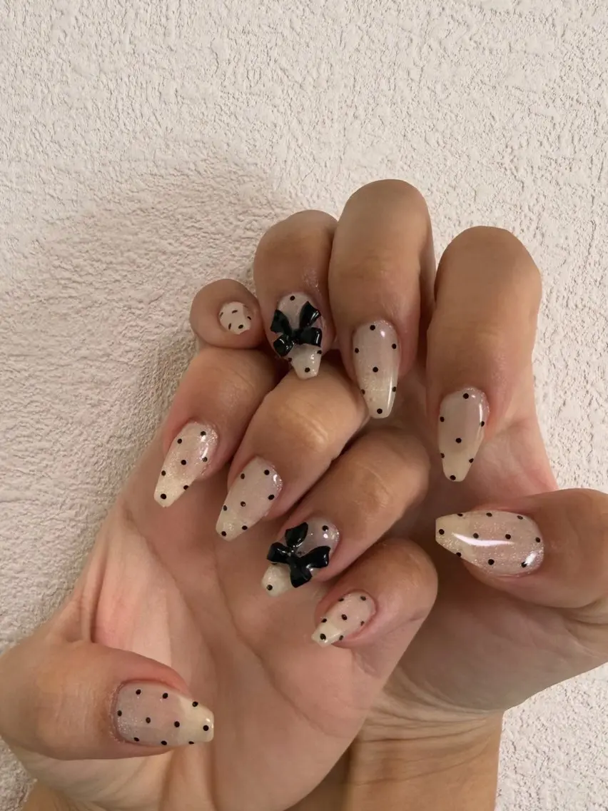 ネイル ドット ガーリー リボン AZNAIL matsudaのネイルデザイン