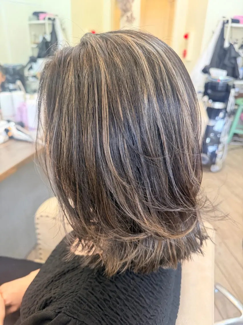ミディアム カラー カット ヘアカラー トリートメント 鶴見 和美のヘアスタイル