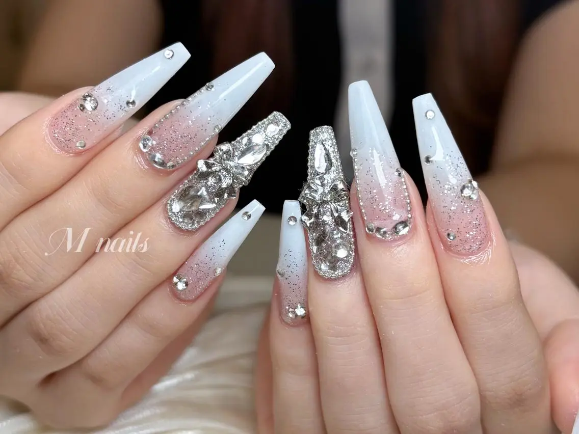 ネイル M🌷nail 長さだし専門店のネイルデザイン