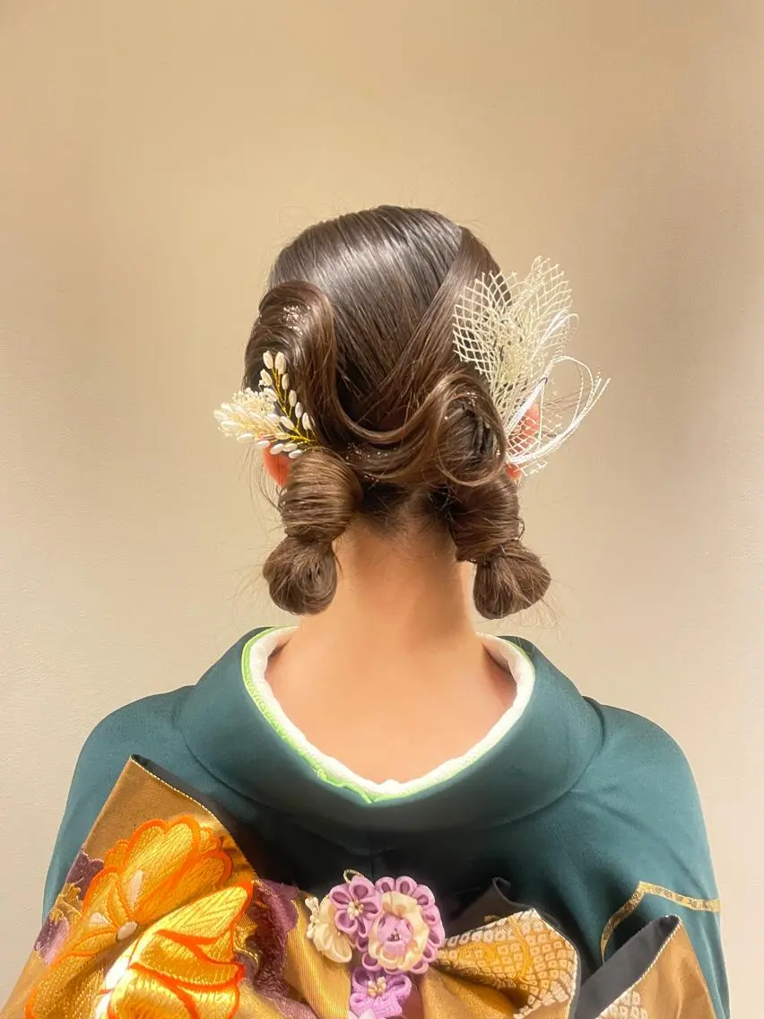 ヘアセット早朝も受け付けております！プラス1000円で飾り付け放題✨️の写真