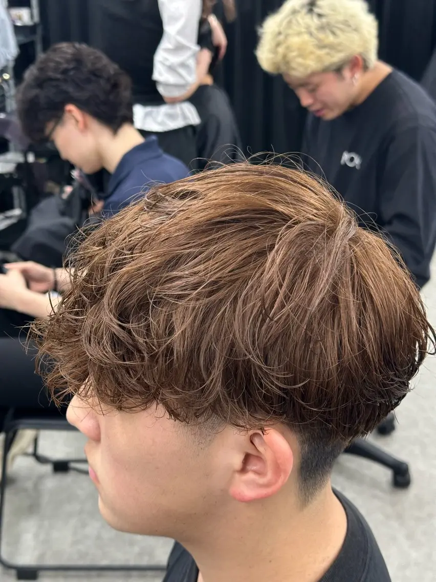 ショート パーマ メンズ カット パーマ スパイキー/ロン毛/ フェザー/トムのヘアスタイル