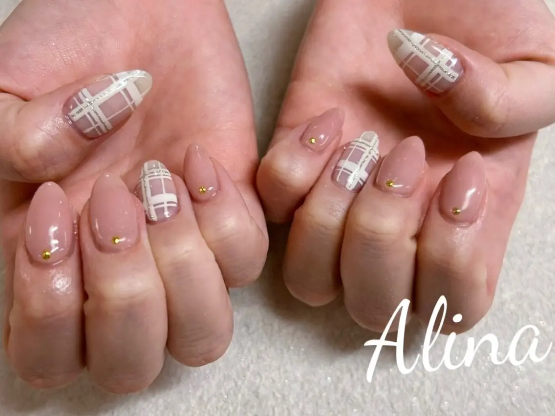 ミディアム ハンドネイル Alina エリナのネイルデザイン