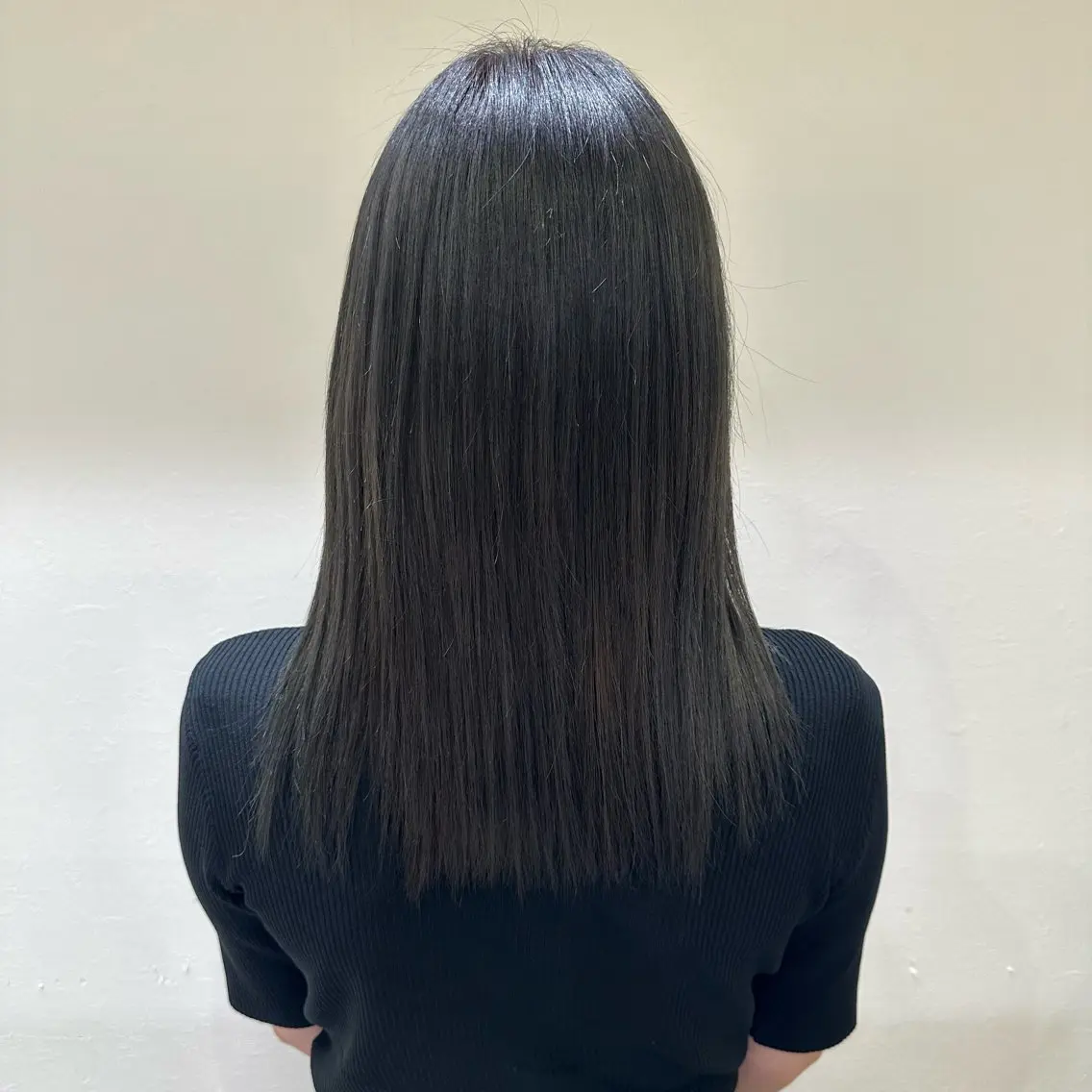 セミロング カラー 透明感カラー 伊藤 旭華のヘアスタイル