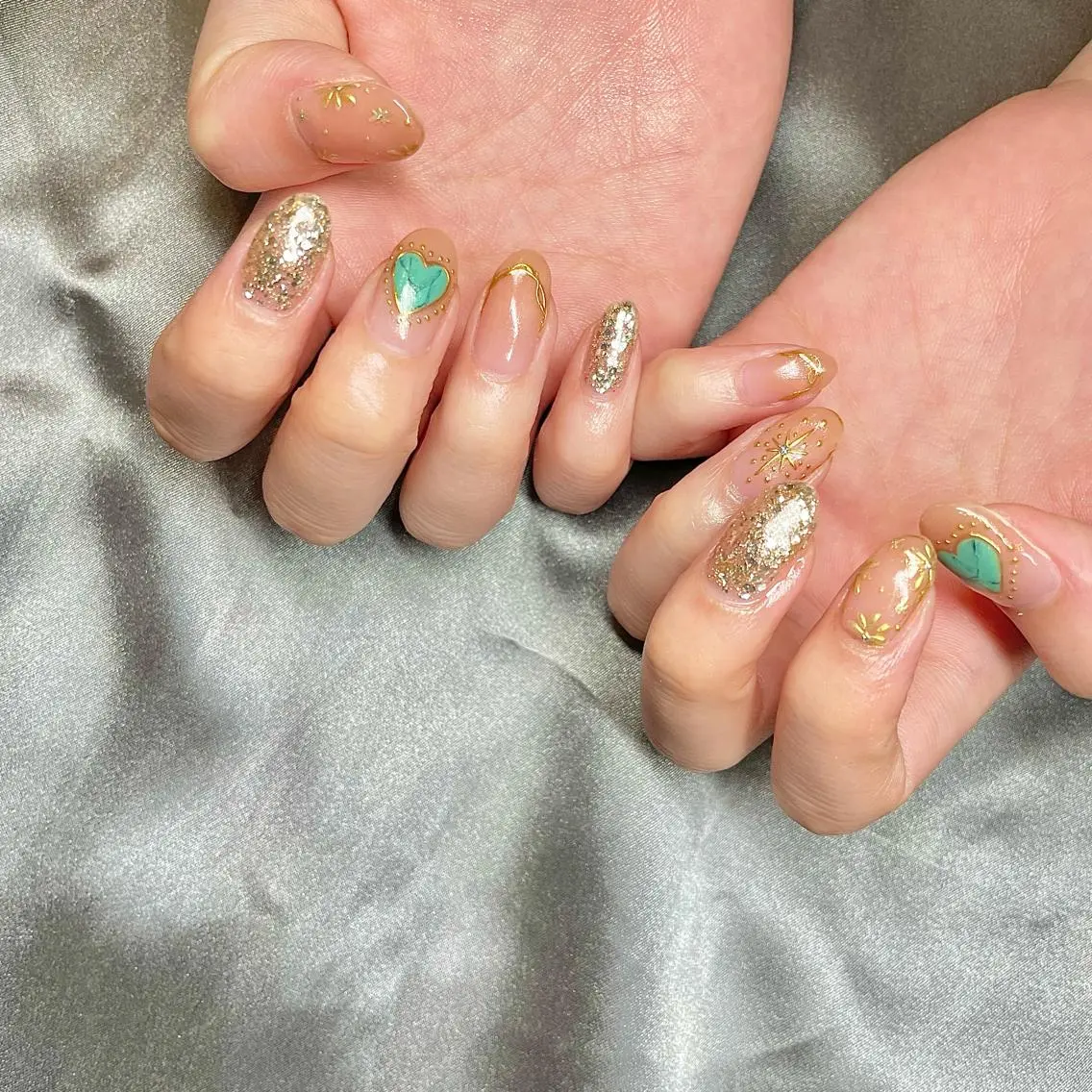 セミロング カラー パーマ ヘアアレンジ メンズ キッズ ネイル マツエク・マツパ アイブロウ ミラーネイル el. by Aoのネイルデザイン