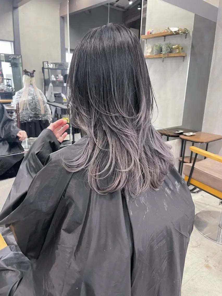 セミロング カラー デザインカラー グラデーションカラー レイヤーカット ウルフカット カット ヘアカラー トリートメント AiM 大名　似合わせカットのヘアスタイル