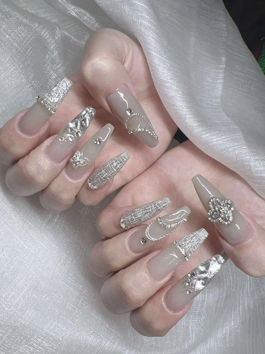 ネイル 長さ出し グラデーション 卒業式 キラキラネイル マグネットネイル ハンドネイル Lee Nailsのネイルデザイン