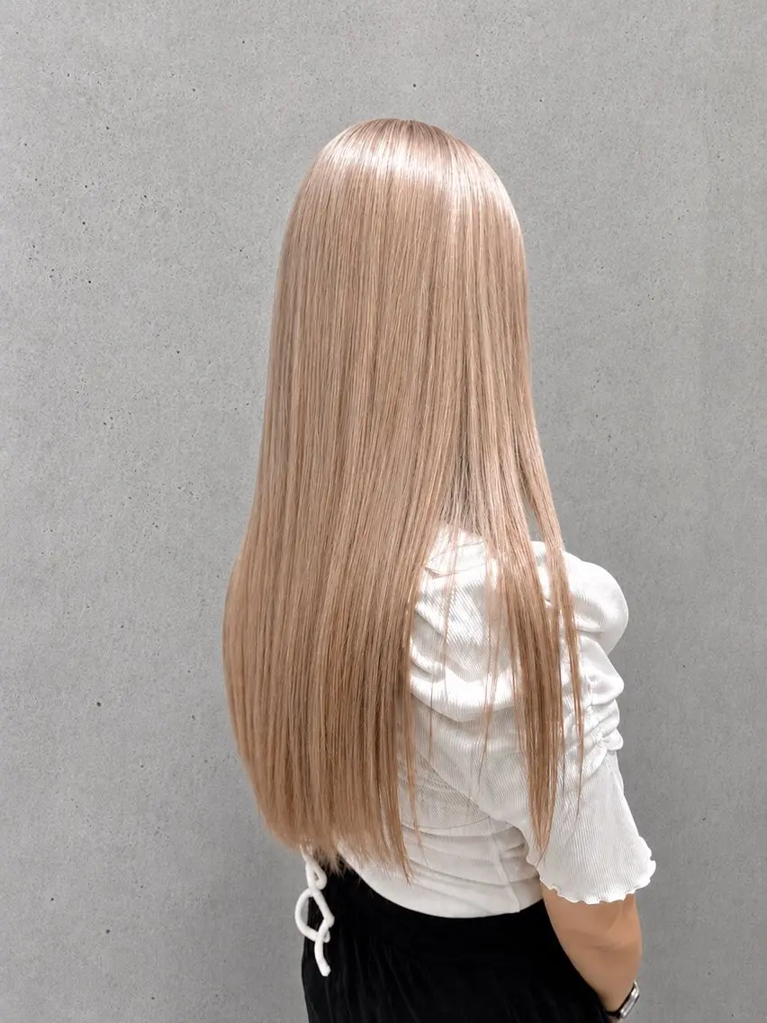 ロング カラー ベージュカラー ブリーチ 透明感カラー ハイトーンカラー ミルキーベージュ 新宿 /ハイトーン /透明感NIKI🐺のヘアスタイル