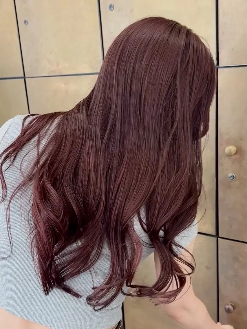 ロング カラー 森 彩夏のヘアスタイル