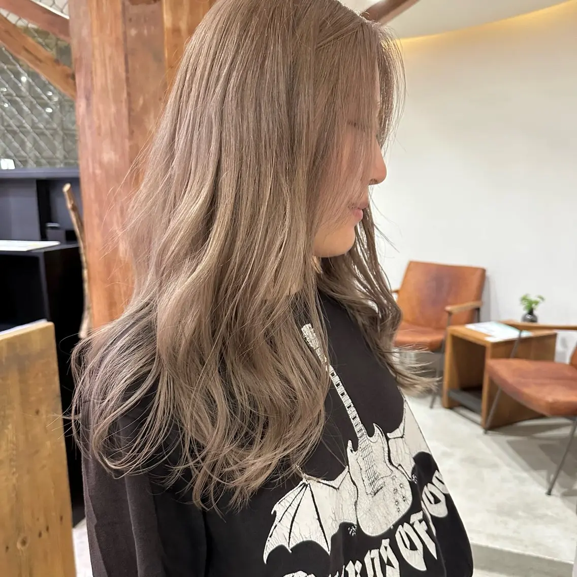 ロング カラー ベージュカラー ブリーチ ホワイトベージュ ヘアカラー 平野恵/透明感カラー ブリーチ/ボブのヘアスタイル