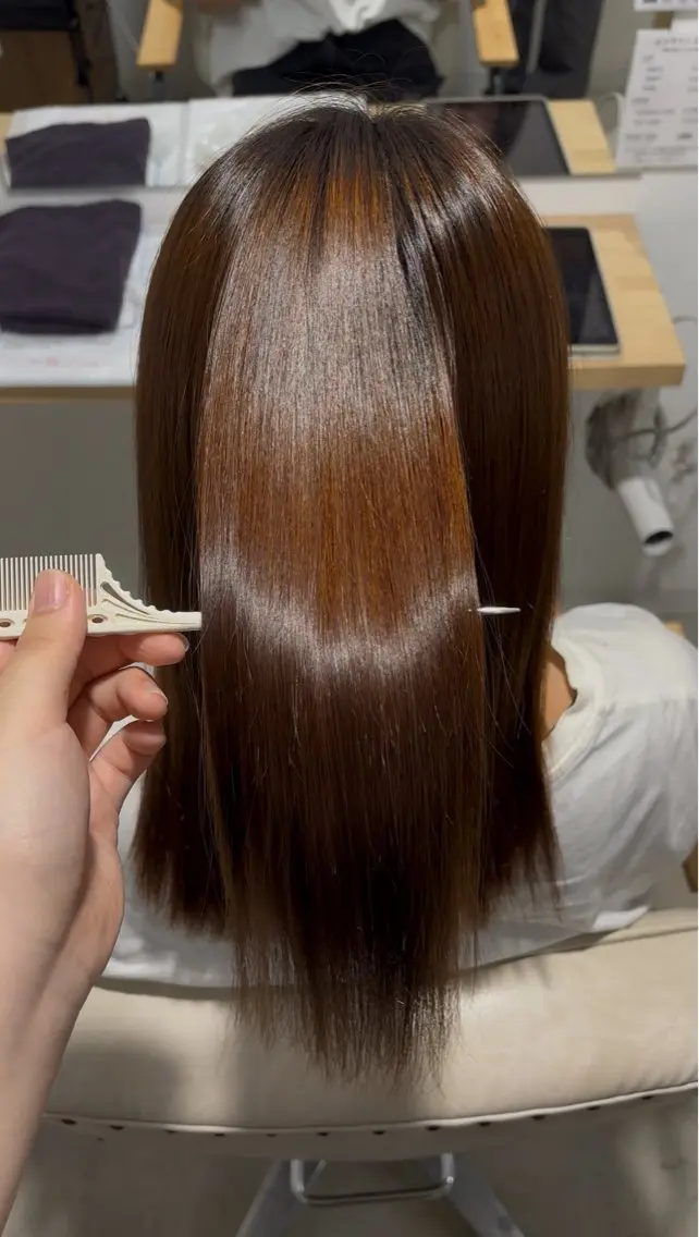 セミロング 安永識央里/大曽根/ カラーモデルのヘアスタイル