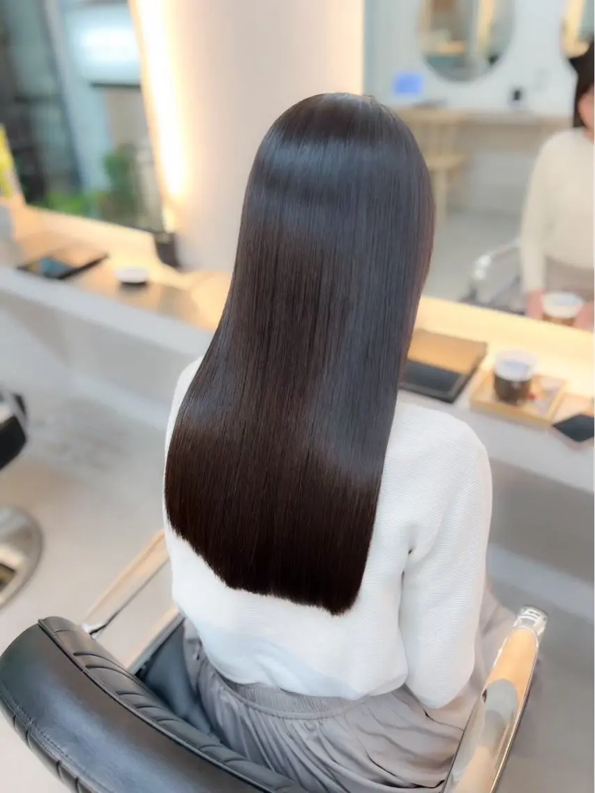 ロング 赤堀 愛子のヘアスタイル