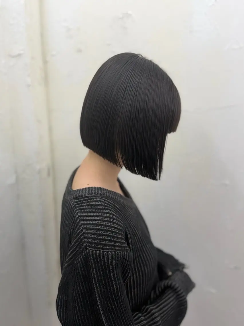 ミディアム カラー 黒髪 ブルーカラー ブルーブラック 透明感カラー ボブ カット ヘアカラー りくや/レイヤー /エクステ/モテ髪のヘアスタイル