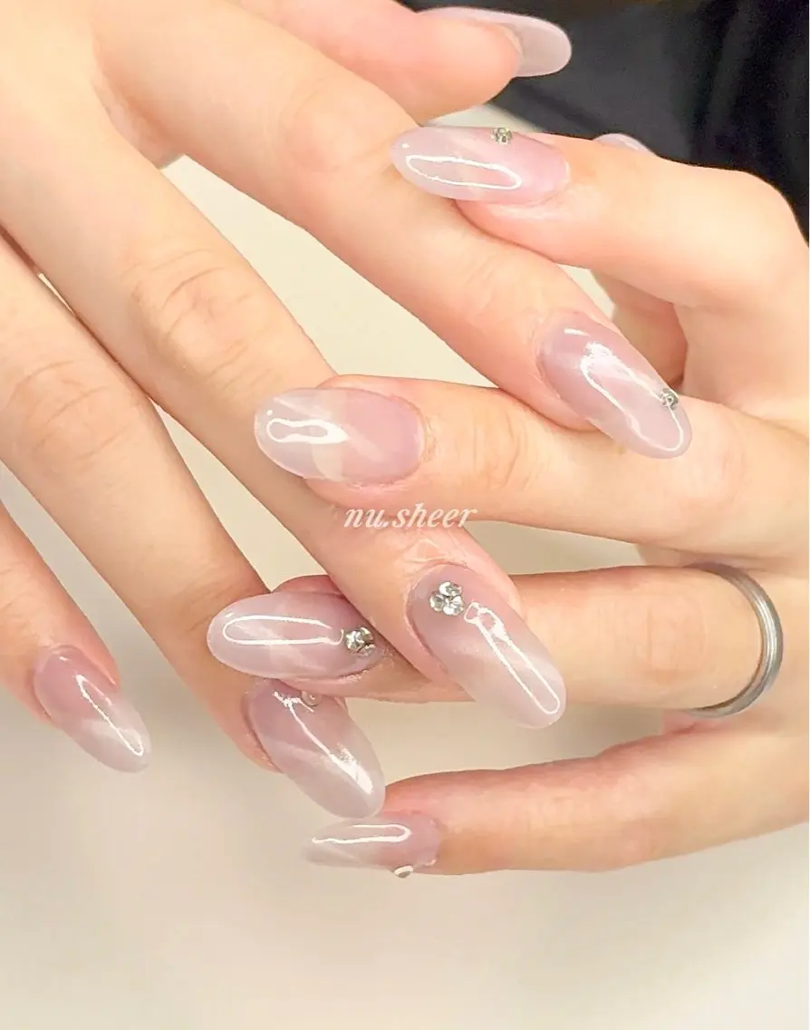 ネイル マグネットネイル オフィスネイル シンプルネイル ストーンネイル ハンドネイル nu.sheer honoのネイルデザイン