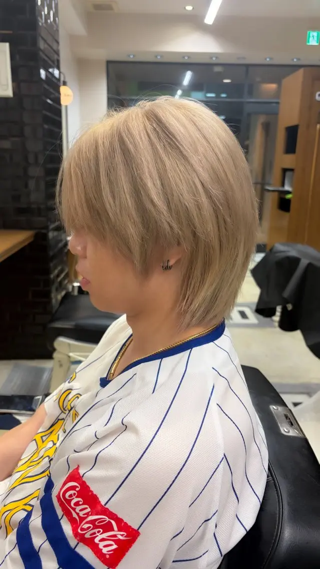 ミディアム カラー パーマ メンズ キッズ メンズブリーチ ベージュカラー ブリーチ 透明感カラー ダブルカラー カット ヘアカラー メンズ カラー特化/ カラー特化/池田海斗のヘアスタイル