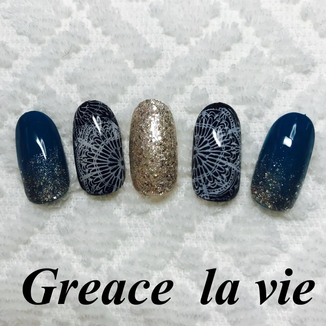 ミディアム カラー パーマ ヘアアレンジ キッズ ネイル マツエク・マツパ レース Greace  la vieのネイルデザイン