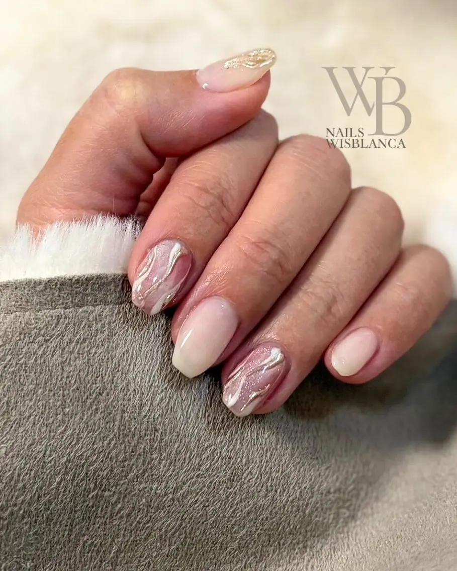 ネイル ニュアンスネイル Nails wisBlancaのネイルデザイン