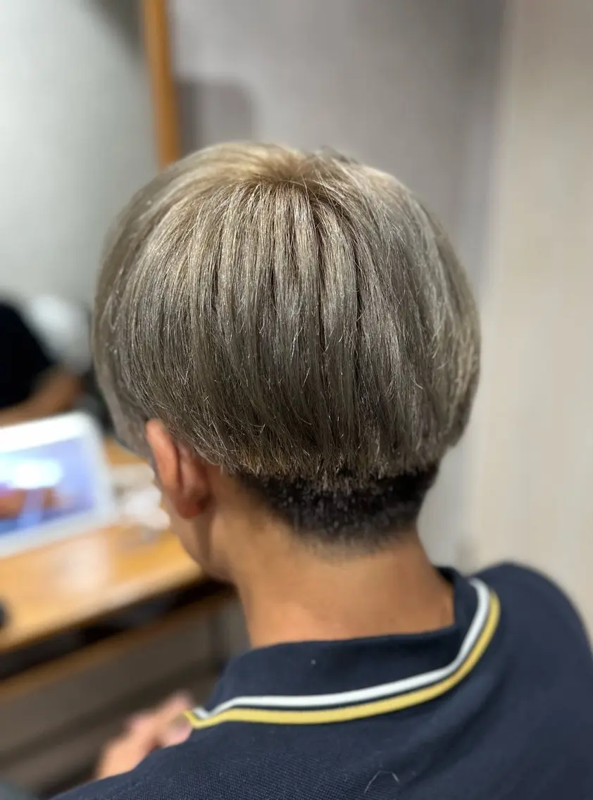 ショート ヘアカラー ✂️秋葉原 🤍YURI🤍のヘアスタイル