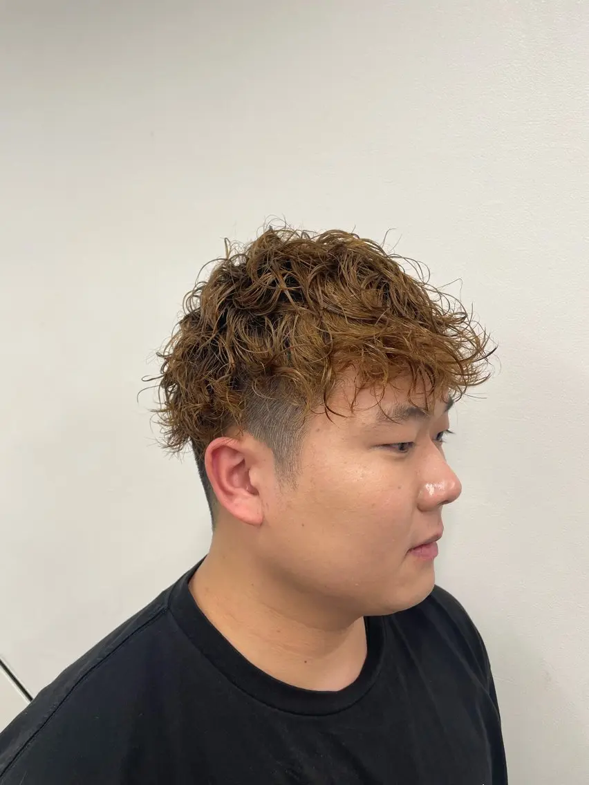 パーマ メンズ メンズブリーチ メンズパーマ ツイストスパイラルパーマ スパイラルパーマ MEN'S 限定 / 杉田 星成のヘアスタイル