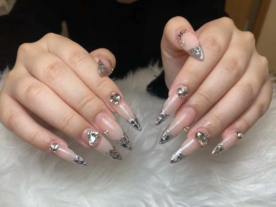 ネイル チークネイル フラッシュネイル フレンチネイル ガラスフレンチ キラキラネイル ハンドネイル ハンドケア Rena_Rei Nailsのネイルデザイン