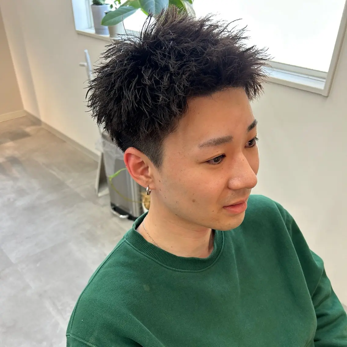ショート パーマ メンズ メンズショート スパイキーショート ショートヘア メンズショート⚡️｜ 短髪をデザイン｜レオのヘアスタイル