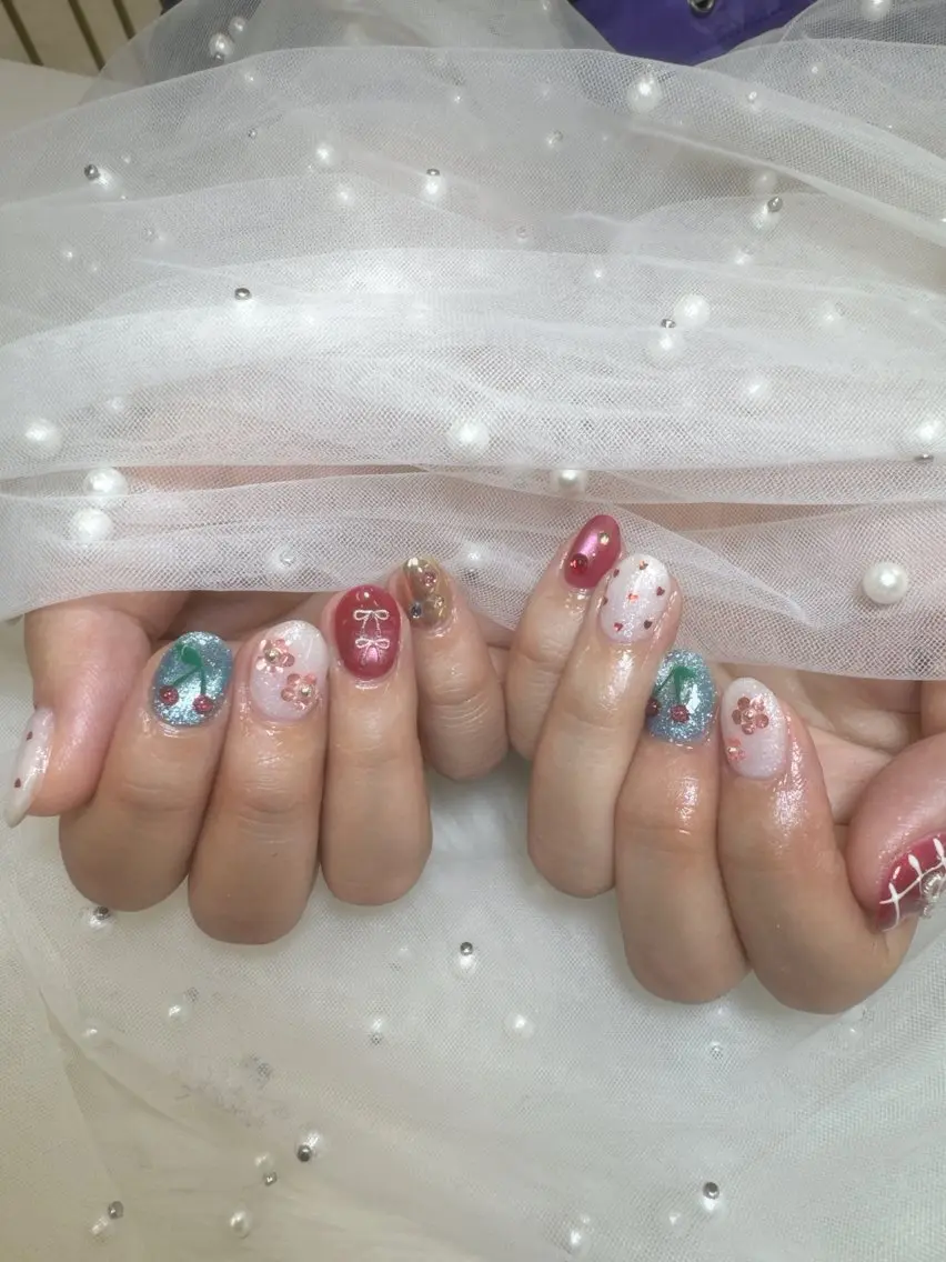 ネイル フレンチネイル ガラスフレンチ マグネットネイル 持ち込み ニュアンスネイル ハンドネイル Queeens nailのネイルデザイン
