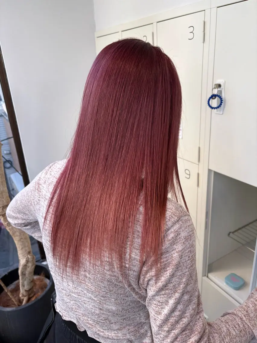 ロング カラー ボルドーカラー NATSUMI 🐻❄️🤍のヘアスタイル