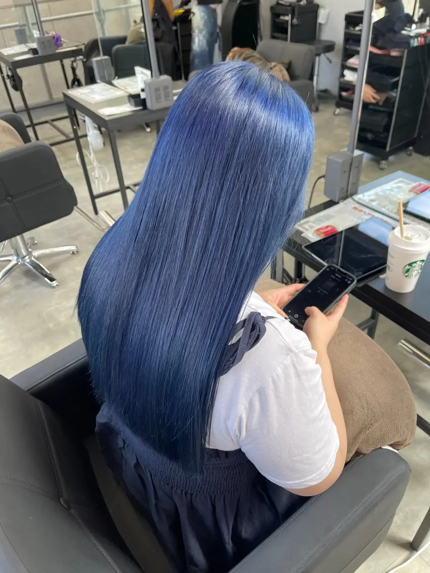 カラー 𝗮𝘆𝘂𝗺𝗶 ハイトーン🎀のヘアスタイル