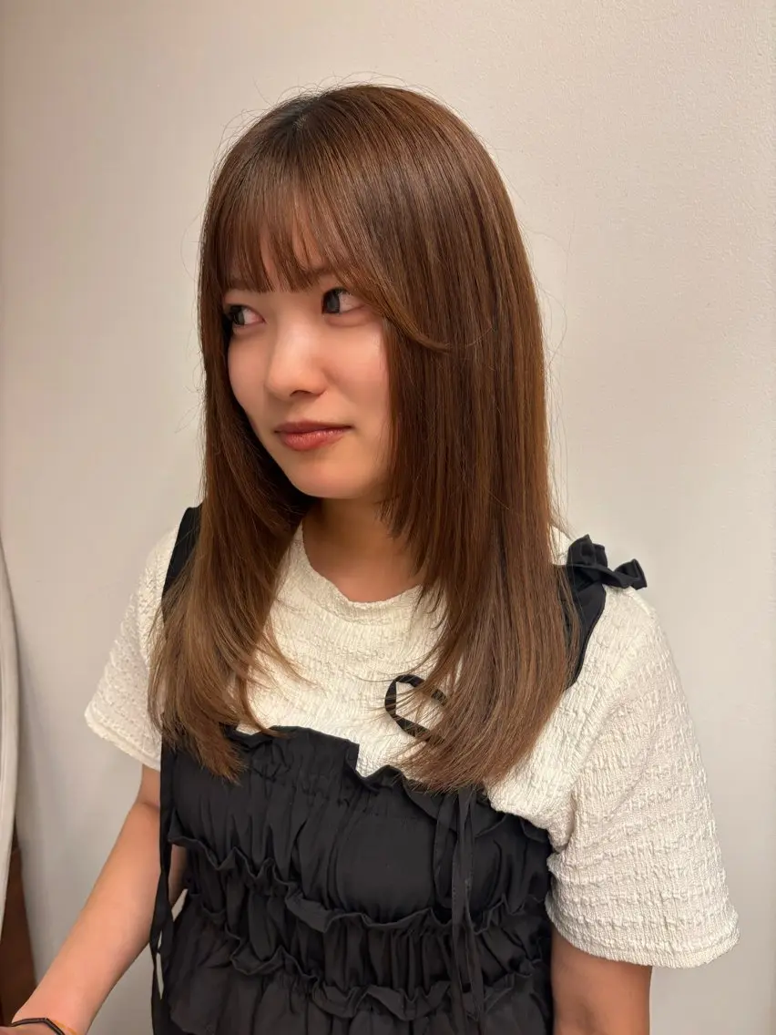 セミロング カット みぞぐち じゅりのヘアスタイル