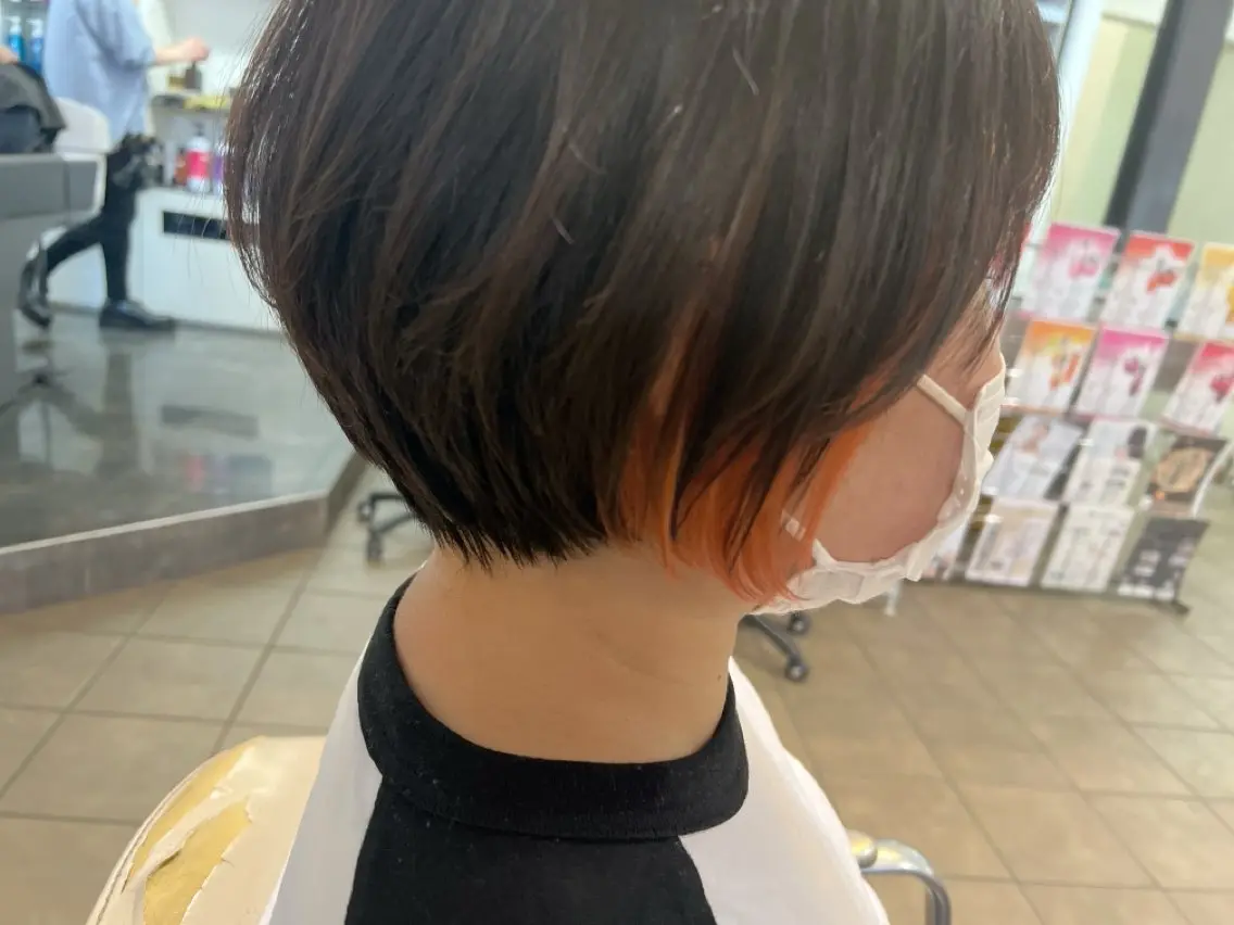 ショート カラー インナーカラー オレンジ メンズ レイヤー ウルフ 弓木啓輔のヘアスタイル