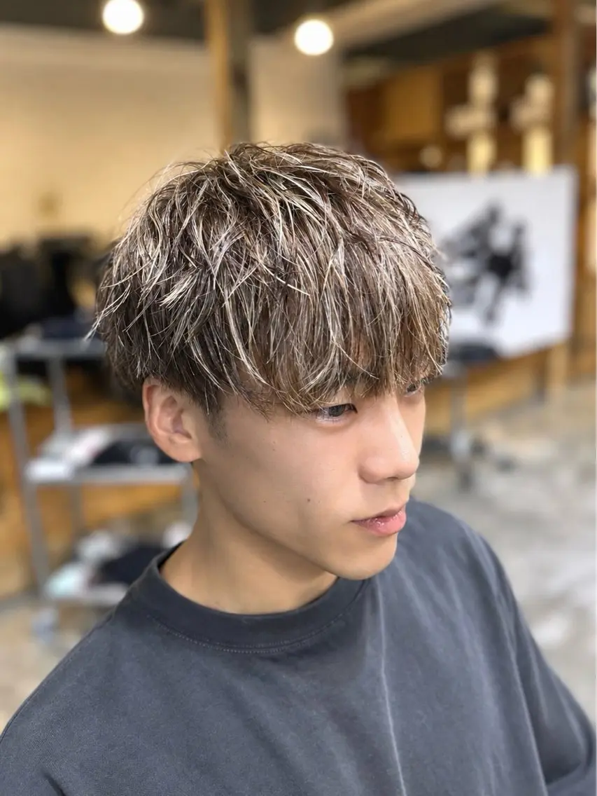 ミディアム ハイライト カット ヘアカラー 制流/メンズカット/ ギャルカラー/札幌のヘアスタイル