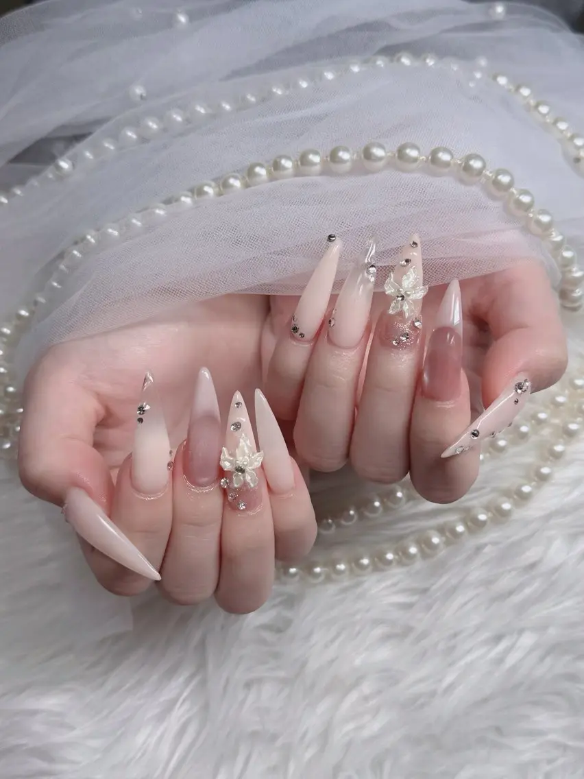ネイル アートネイル ボルドー フレンチネイル ジェルネイル 氷ネイル・うるうるネイル ハンドネイル H.baby Nail Salonのネイルデザイン