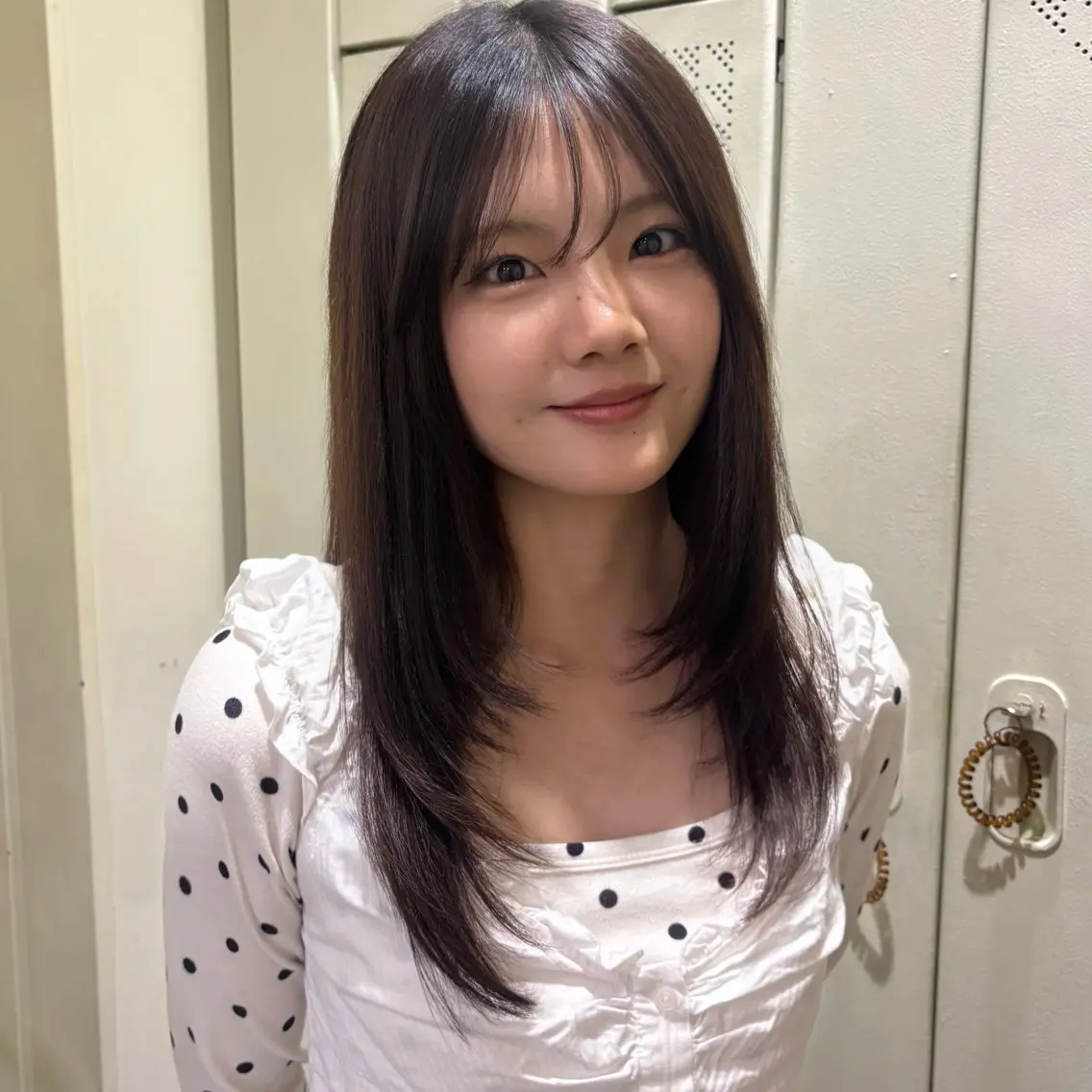 ロング 顔まわりレイヤー 顔周りカット レイヤーカット カット ヘアカラー ヒナノ/梅田/レイヤ ー/透明感カラーのヘアスタイル