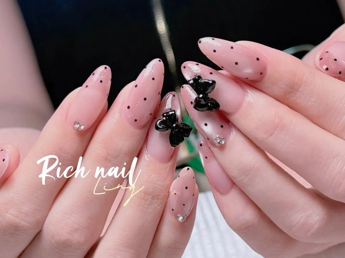 ネイル ハンドネイル ハンドケア Rich Nail 🤲🏻梨央のネイルデザイン