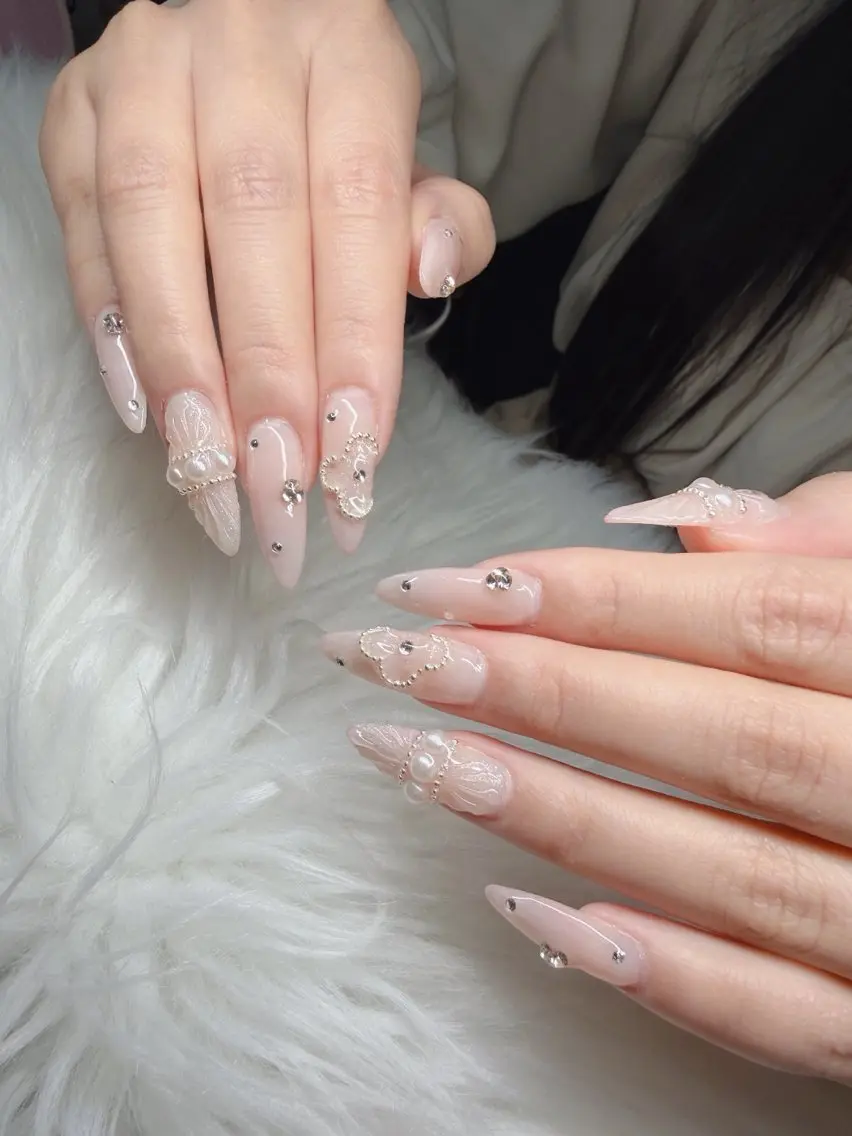 ネイル 長さ出し グラデーション 卒業式 キラキラネイル マグネットネイル Lee Nailsのネイルデザイン