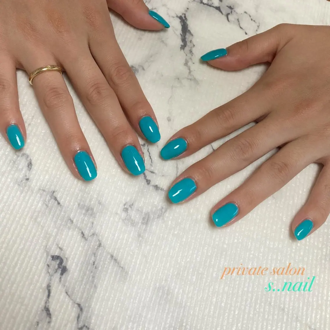ネイル ブルー ワンカラーネイル シンプルネイル ハンドネイル フットネイル s..nail / MORITAのネイルデザイン