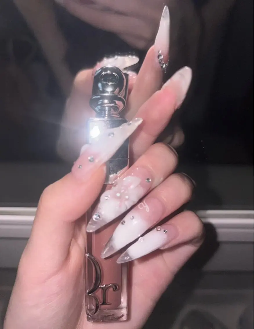 ミディアム ハンドネイル YOKOSUKA NAILS💅🩶のネイルデザイン