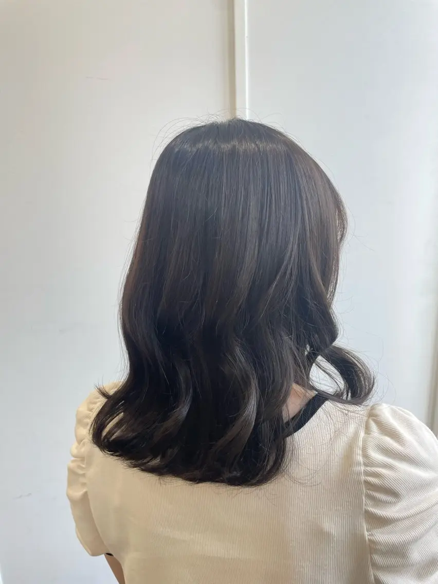 ミディアム 佐藤 幸菜のヘアスタイル
