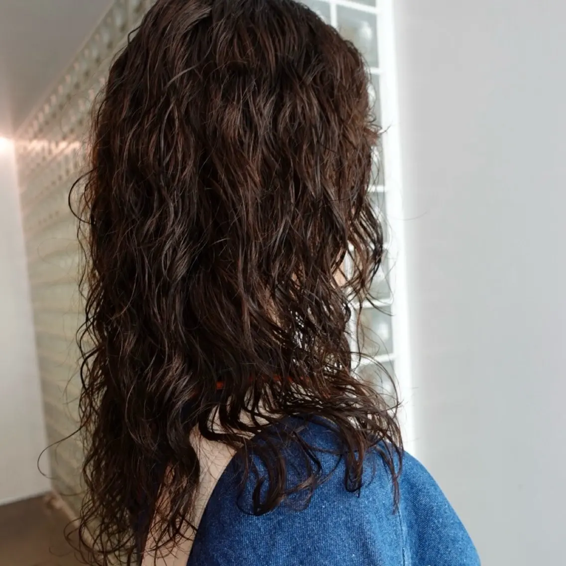 セミロング パーマ ヘアアレンジ セミロングパーマ レイヤーカット カット パーマ 🌐サトウ リョウ🌐のヘアスタイル