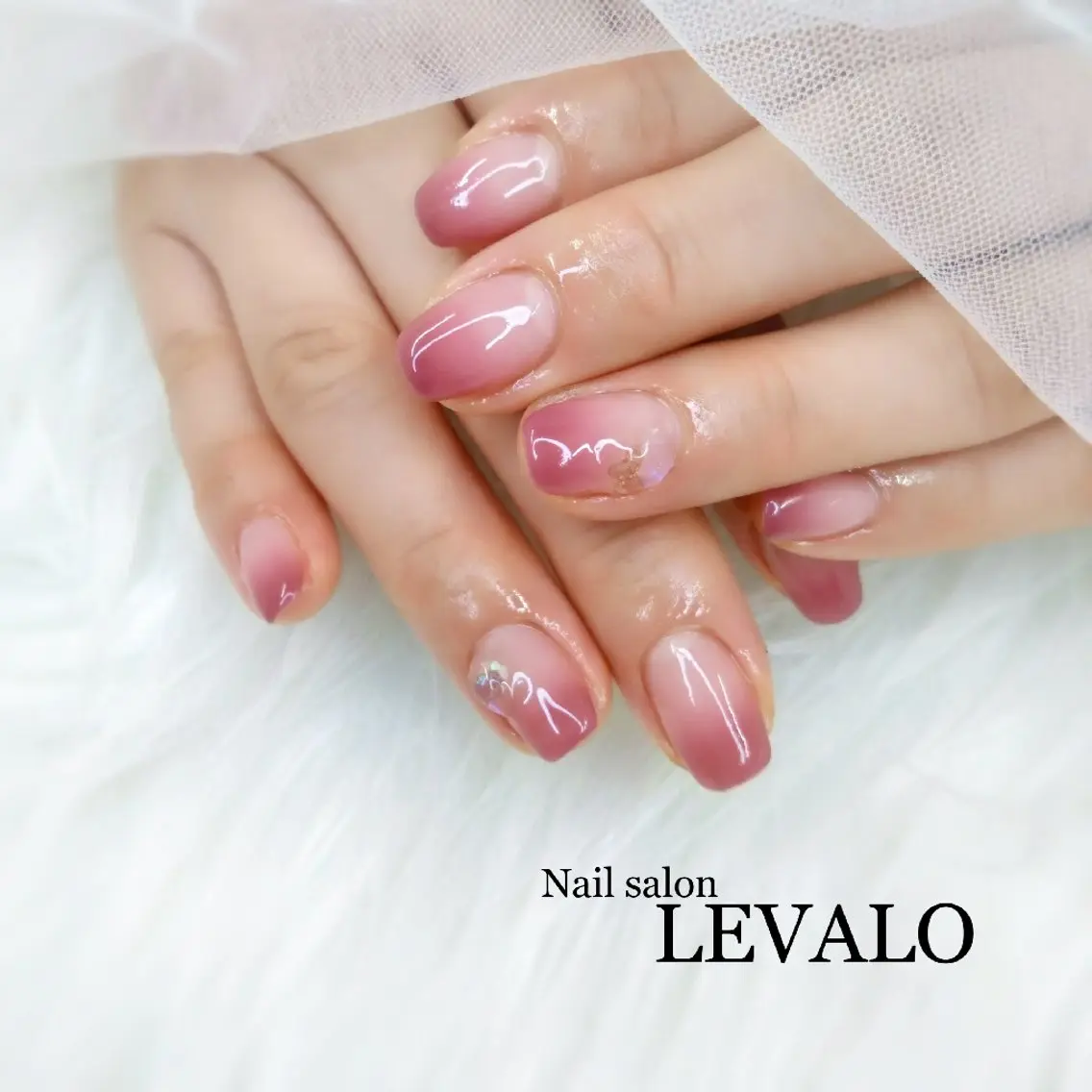 ネイル グラデーション ハンドネイル Nail salon LEVALOレヴァロのネイルデザイン