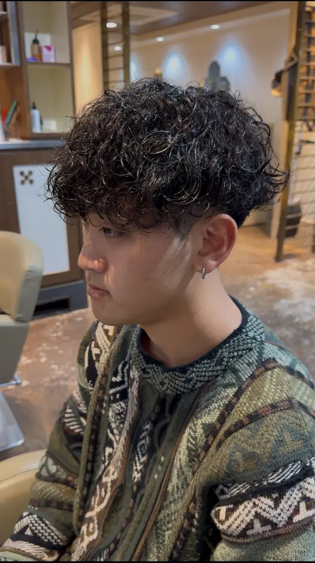 パーマ メンズ 坂梨 健斗のヘアスタイル