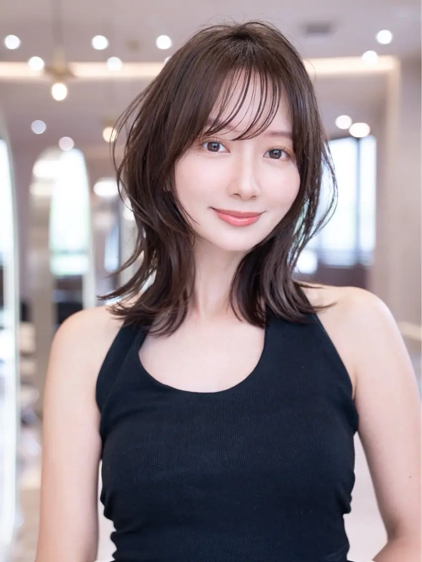ミディアム カラー カット ヘアカラー トリートメント レイヤー/ベージュ ヒヨリ/渋谷のヘアスタイル